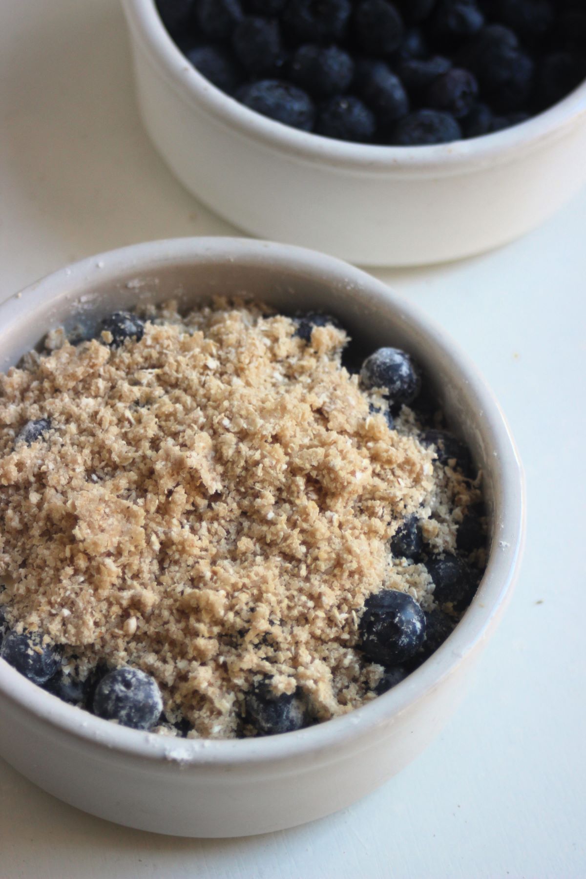 Blueberry crisp without cooking in an individual mold.